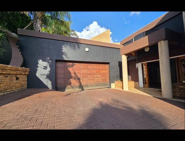 8 BEDROOM HOUSE FOR SALE IN BASSONIA